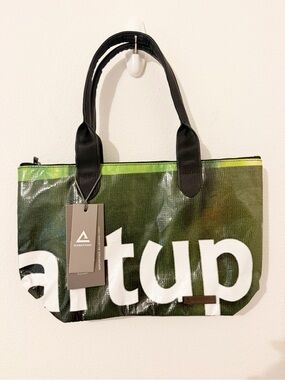 NWT Rareform Tote Medium Green Bag